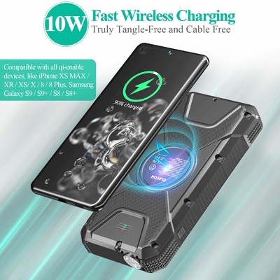 Carregador posto solar sem fio portátil 18W QC3.0 do banco do poder com 4 saídas