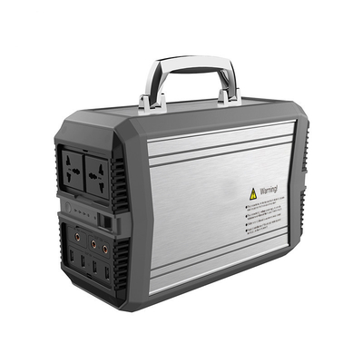 tomadas carregadas solares da C.A. do gerador de poder 220v do lítio 300W
